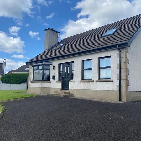 Holiday Home In Ballycastle - Fainne Na Cairde Ngoại thất bức ảnh