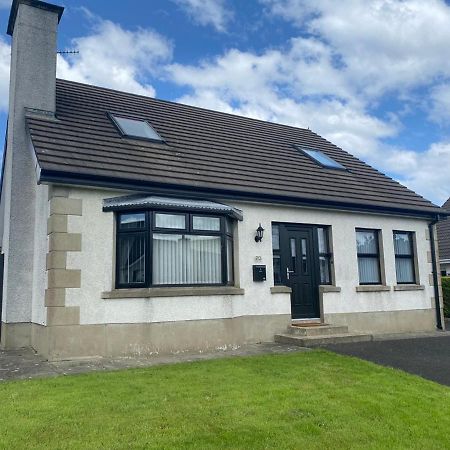 Holiday Home In Ballycastle - Fainne Na Cairde Ngoại thất bức ảnh